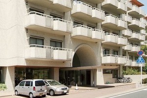 アビタシオン博多1号館